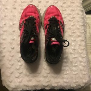 Saucony Kinvara 4 running shoes